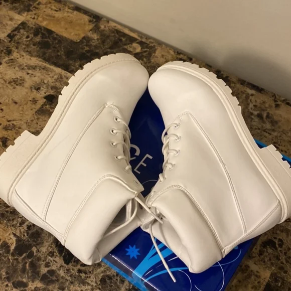 Winter Boot - Picture 6 of 9